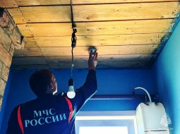 МЧС России напоминает: установка в жилье автономного пожарного извещателя - действенный метод предупреждения пожаров. 