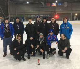 Каменская команда Юность заняла 3 место по хоккею среди юниоров и юношей в городе Заринск