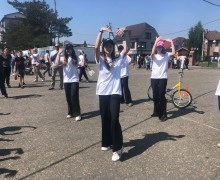 Сотрудники Госавтоинспекции и волонтеры в день защиты детей провели веселые старты «Лето классное – лето безопасное»