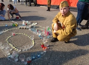 В Камне-на-Оби прошла массовая акция Свеча Победы.