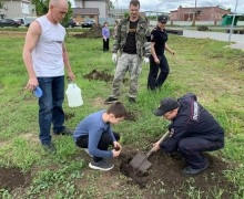 В Камне-на-Оби сотрудники полиции совместно с Общественным советом приняли участие во Всероссийской акции «Сад Памяти»
