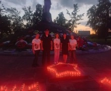 В Камне-на-Оби полицейские и общественники присоединились к Международной акции «Огненные картины войны», посвящённой Дню памяти и скорби
