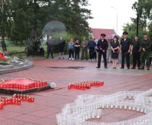 В Камне-на-Оби полицейские и общественники присоединились к Международной акции «Огненные картины войны», посвящённой Дню памяти и скорби