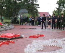 В Камне-на-Оби полицейские и общественники присоединились к Международной акции «Огненные картины войны», посвящённой Дню памяти и скорби