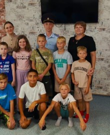 В ОффлайнДвиж прошла правовая и интернет‑безопасная беседа для подростков с инспектором ПДН и членом Общественного совета