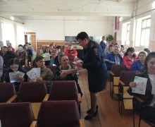 Сотрудники Каменской Госавтоинспекции проводят родительские собрания и разъясняют ответственность за нарушения ПДД РФ