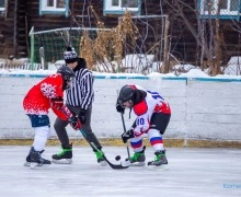 НОВОГОДНИЙ ХОККЕЙ прошёл в Камне-на-Оби