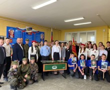 Парта героя появилась в Камне-на-Оби