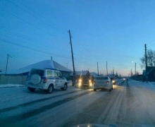 В Камне-на-Оби автомобиль такси попал в ДТП