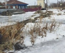 Мусор с теплотрас ул. Достоевского 80,82,84
