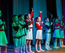 В Камне-на-Оби в ДК прошёл концерт Для любимых пап.