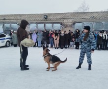 «День открытых дверей» для студентов в МО МВД России «Каменский»