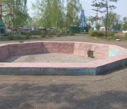 В городском парке культуры и отдыха города Камень-на-Оби начались  работы по восстановлению популярного фонтана.