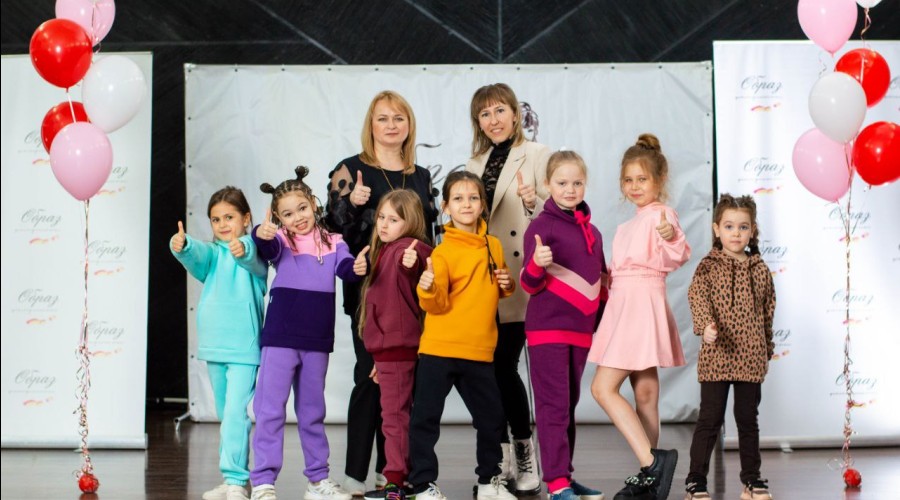Юные модели и производитель детской одежды из Камня-на-Оби провели совместный показ
