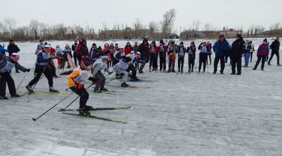 В Камень-на-Оби прошли традиционные соревнования по лыжным гонкам «Закрытие лыжного сезона»