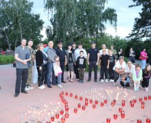 В Камне-на-Оби полицейские и общественники приняли участие в акции «Огненные картины войны»