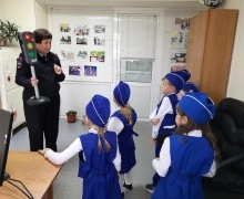 Каменские ЮИДовцы побывали на экскурсии в Госавтоинспекции