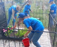 В День памяти и скорби молодежь Каменского МО ЕР привели в порядок могилы