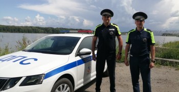 Сотрудники Каменской Госавтоинспекции оказали помощь девушке с признаками эпилепсии.