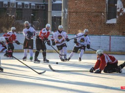 В Камне-на-Оби проходит турнир по хокею