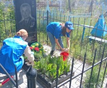 В День памяти и скорби молодежь Каменского МО ЕР привели в порядок могилы